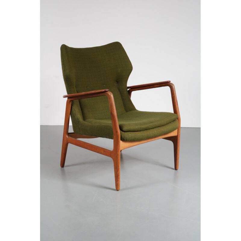 Vintage green armchair in oakwood by Aksel Bender Madsen - 1950s