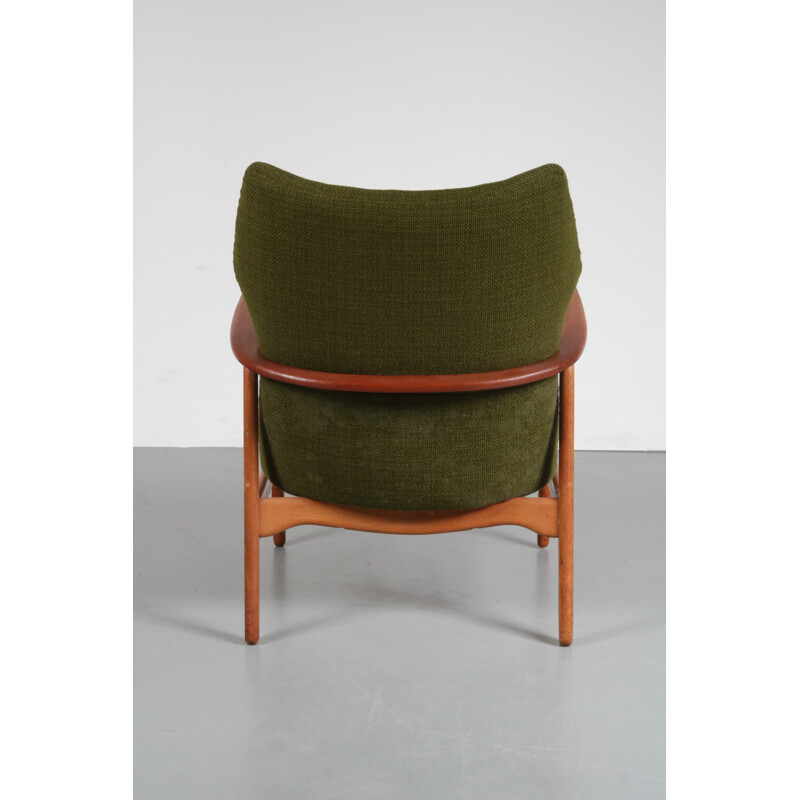 Vintage green armchair in oakwood by Aksel Bender Madsen - 1950s