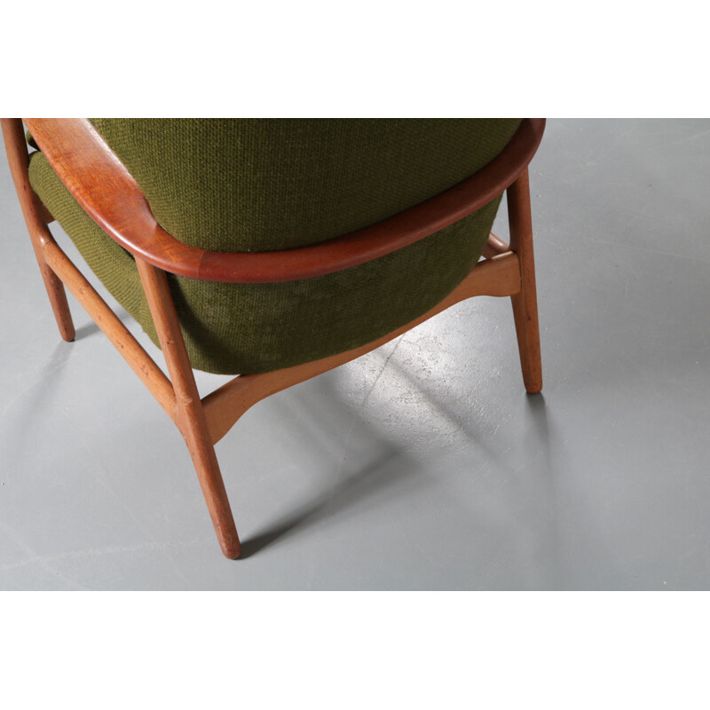 Vintage green armchair in oakwood by Aksel Bender Madsen - 1950s