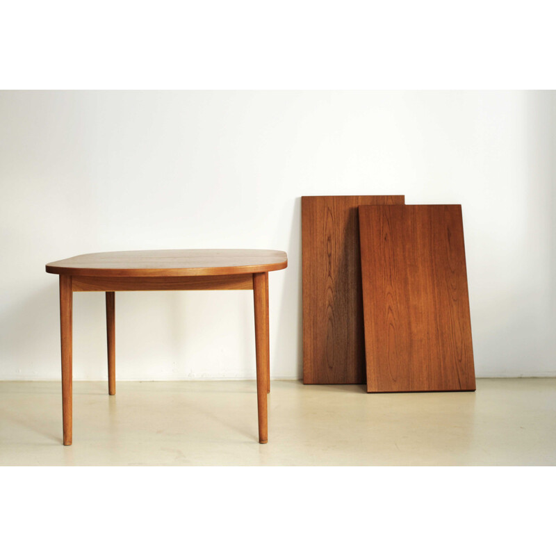 Scandinavian Extandable Table by Nils Jonsson for Hugo Troeds - 1960s