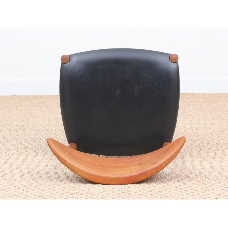 Suite de 6 chaises scandinaves en teck et cuir modele 317 - 1950 