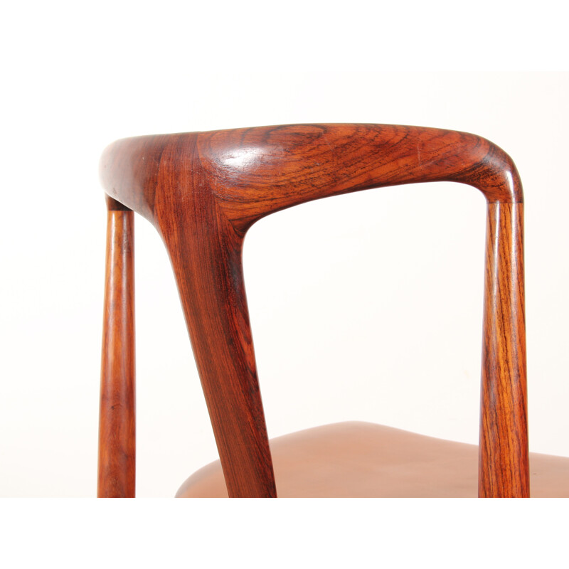 Set of 8 Julia Scandinavian rosewood chairs by J. Andersen - 1960s