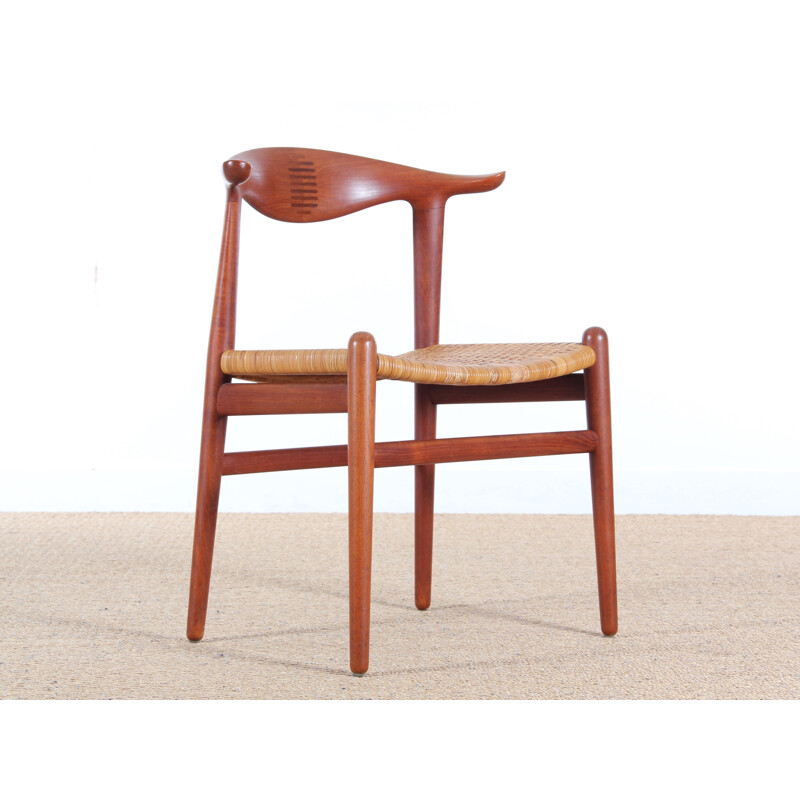 Cow horn vintage chair in teak by hans Wegner - 1960s