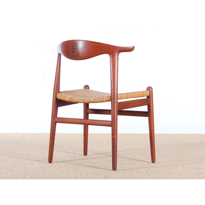 Cow horn chair de Hans Wegner - 1960