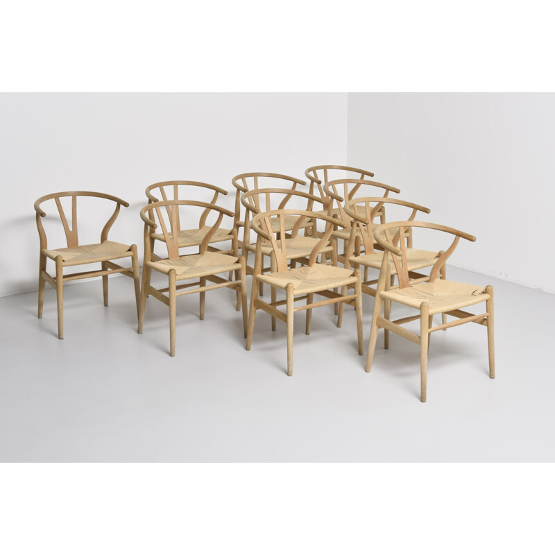 Suite de 10 chaises à repas Wishbone CH-24 par Hans J. Wegner pour Carl Hansen - 1950