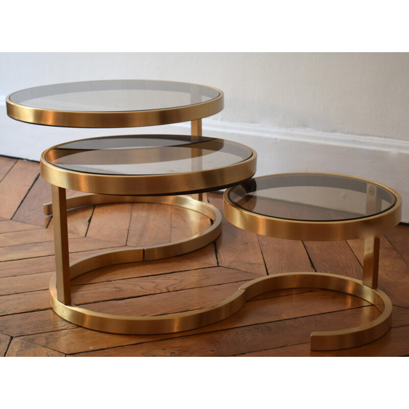 Trois tables gigognes en métal et verre - 1970 