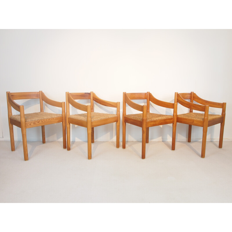Suite de 4 chaises "Carimate" en pin de Vico Magistretti pour Cassina - 1960