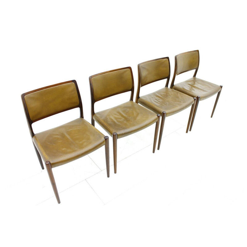 Suite de quatre chaises à repas en palissandre de Niels O. Møller - 1960