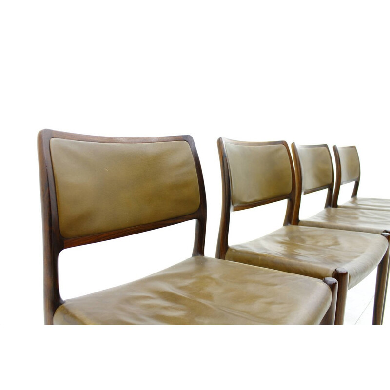 Suite de quatre chaises à repas en palissandre de Niels O. Møller - 1960