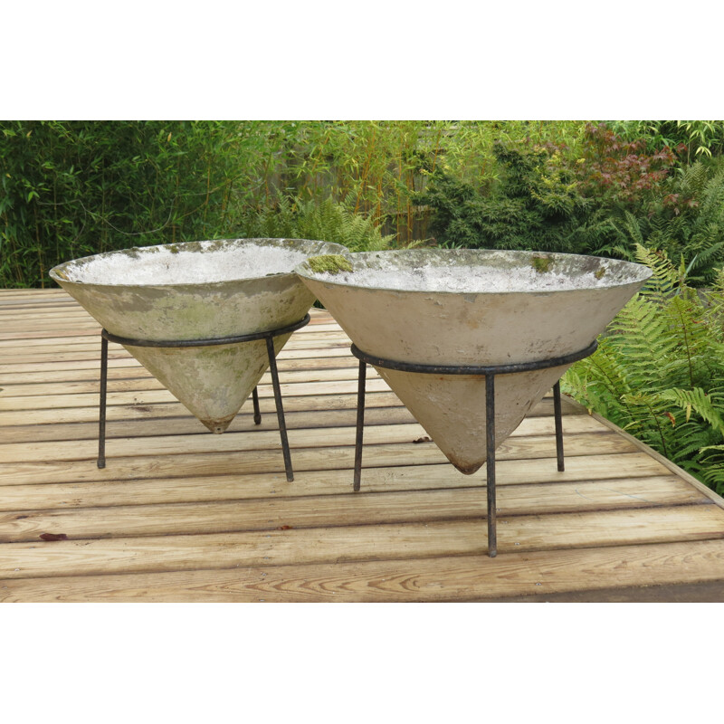 Pair of vintage concrete plantes - 1960s