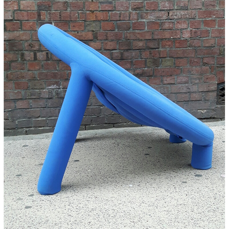 Blue low chair "ioio", Sophie Larger - 1999