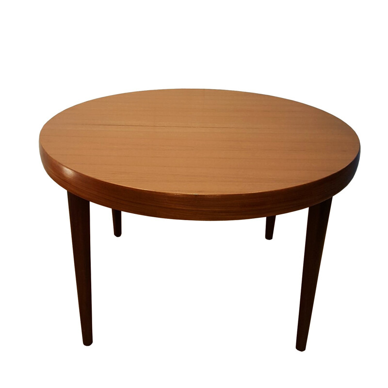 A Danish extensible round table in teak - 1960s
