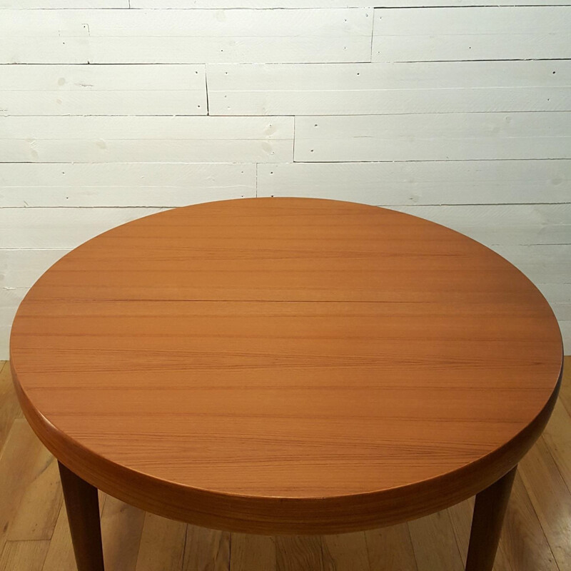 A Danish extensible round table in teak - 1960s