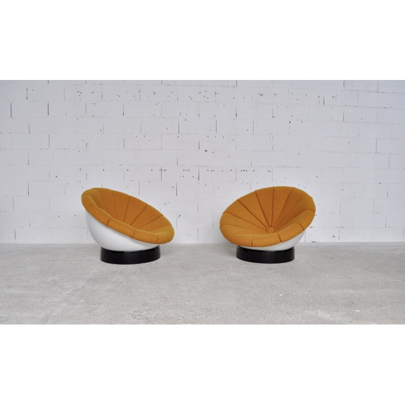 Pair of yellow mustard shell armchairs - 1960s