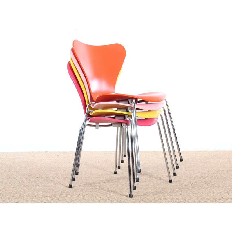 Suite de 4 chaises série 7, Arne Jacobsen - 2000