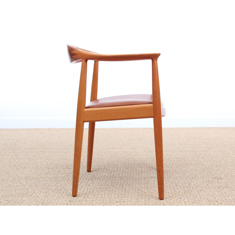 Vintage "Round chair" in solid mahogany by Hans J. Wegner for Johannes Hansen - 1970s