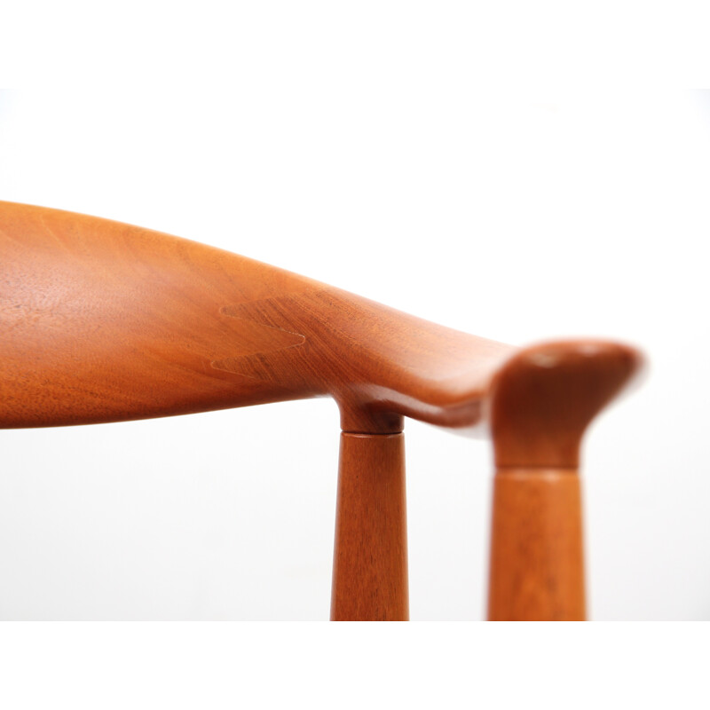 Vintage "Round chair" in solid mahogany by Hans J. Wegner for Johannes Hansen - 1970s