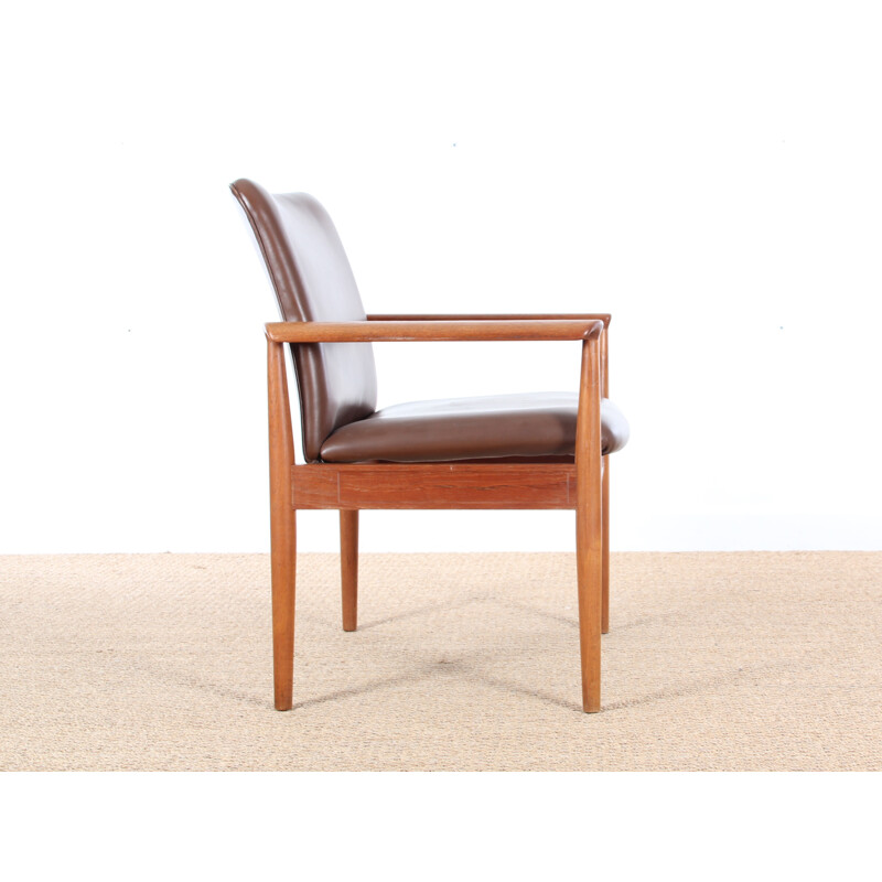 Suite de 6 fauteuils Diplomat en teck par Finn Juhl - 1950