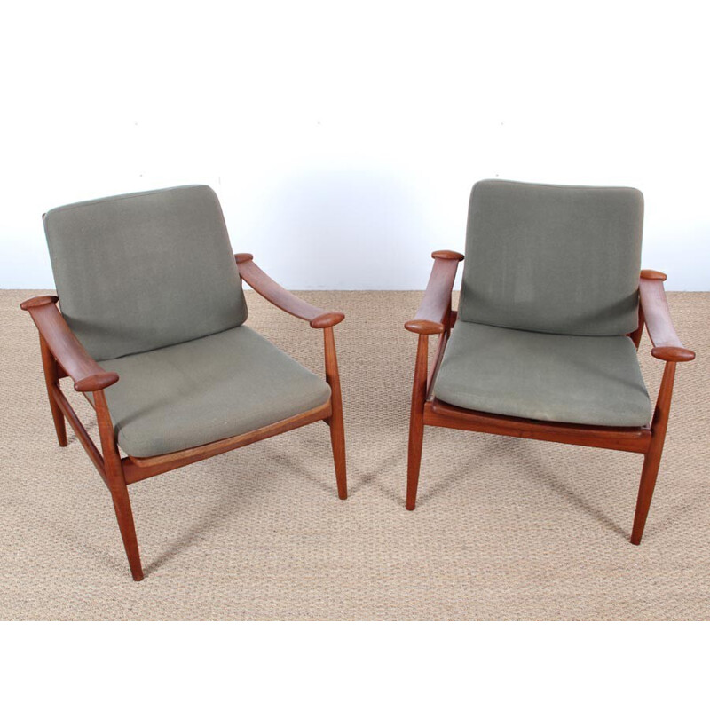 Pair of scandinavian teak armchairs FD 133 by Finn Juhl for France and Daverkosen - 1950s