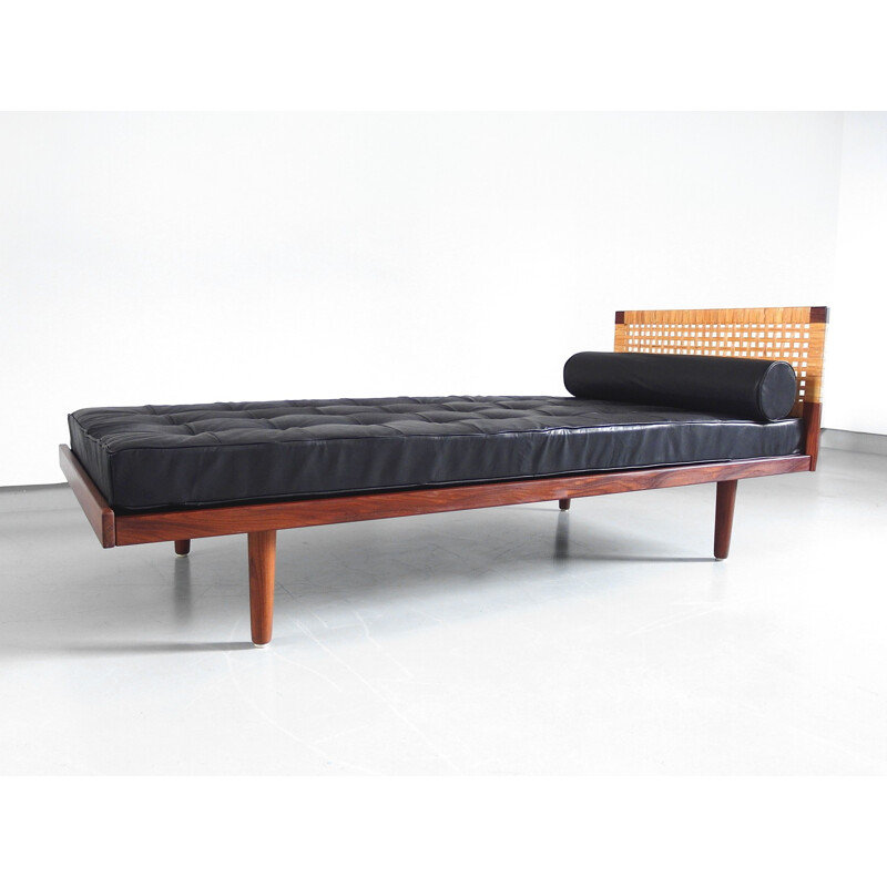 Daybed with Black Leather Upholstery by Hans WEGNER - 1950s