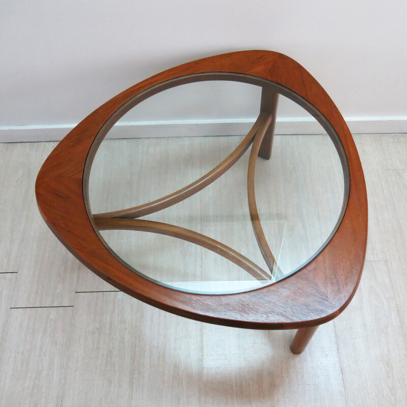 Table basse vintage triangulaire pour Nathan - 1960