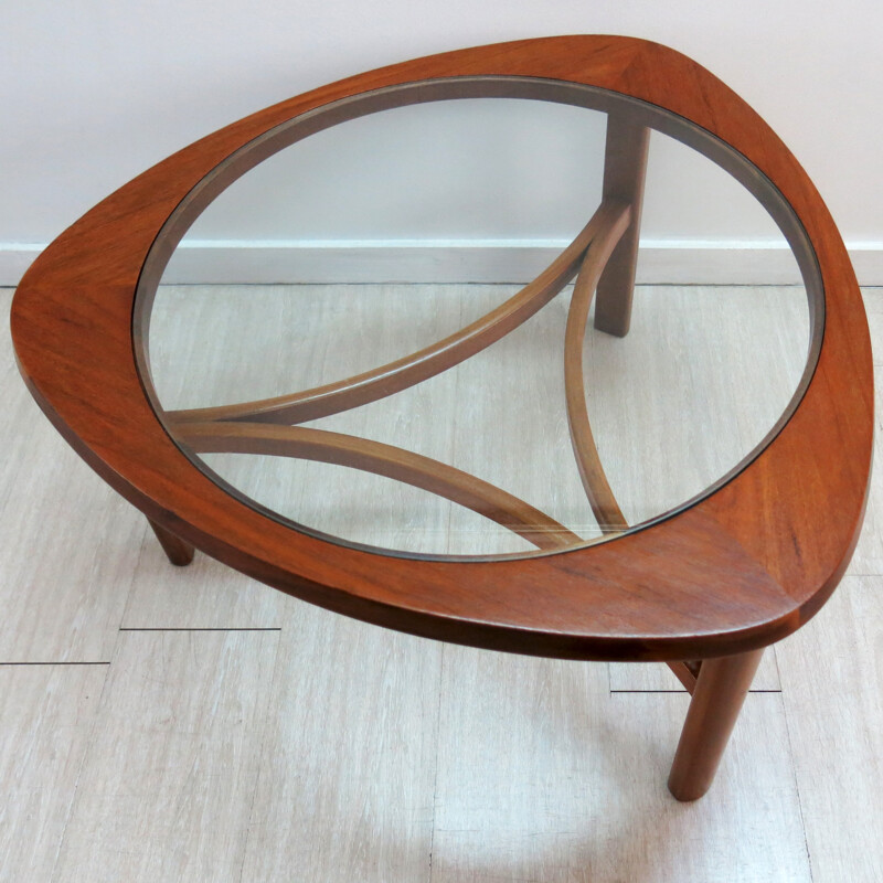 Table basse vintage triangulaire pour Nathan - 1960