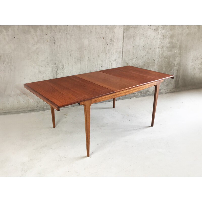 Vintage Scandinavian teak extendable dining table - 1970s