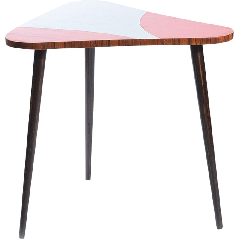 Table basse triangulaire avec dessus en Formica,Tchécoslovaquie - 1960