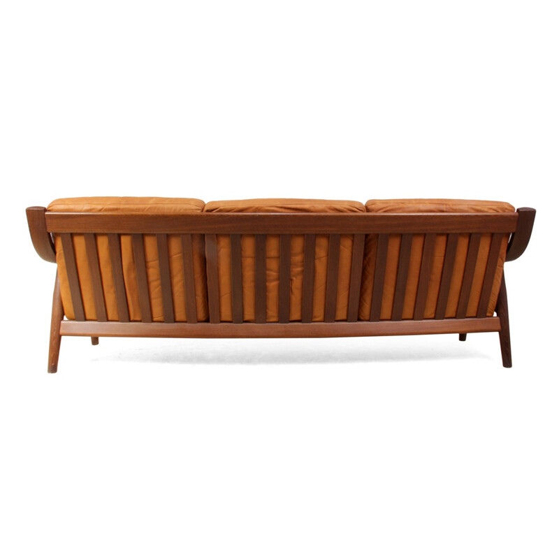 GE530 sofa by Hans J Wegner for Getema - 1970s