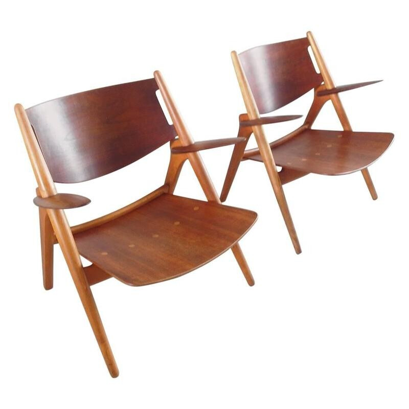 Pair of CH-28 Sawbuck chairs by Hans Wegner for Carl Hansen - 1950s