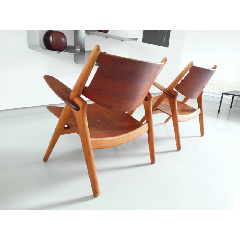 Pair of CH-28 Sawbuck chairs by Hans Wegner for Carl Hansen - 1950s