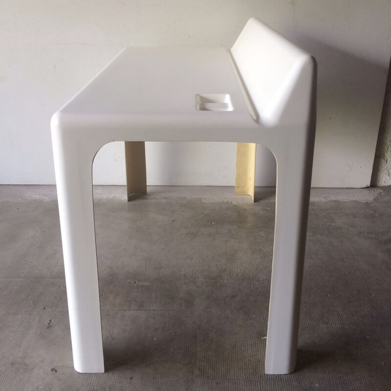 White vintage plastic desk 'Study' by Patrick Gingembre - 1970s 