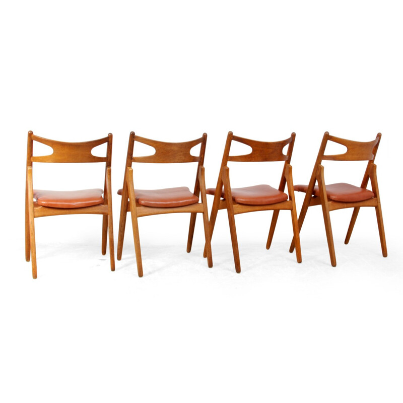 Set of 4 vintage dining chairs in oakwood by Hans J Wegner - 1960s