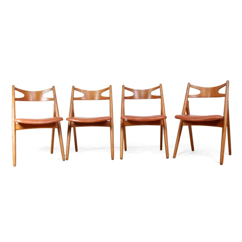 Suite de 4 chaises vintage en chêne par Hans J. Wegner - 1960