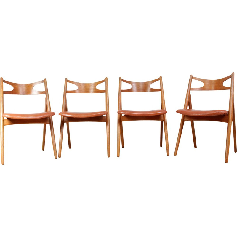 Set of 4 vintage dining chairs in oakwood by Hans J Wegner - 1960s