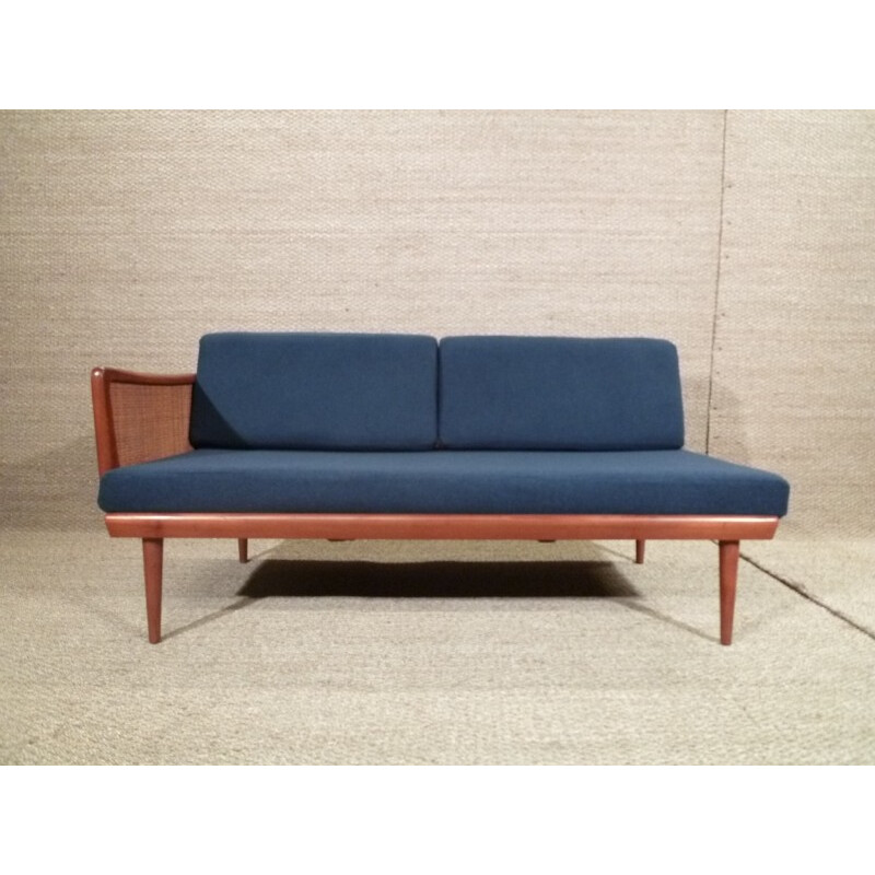 Blue Scandinavian chaise "FD451" longue, Peter HVIDT - 1956