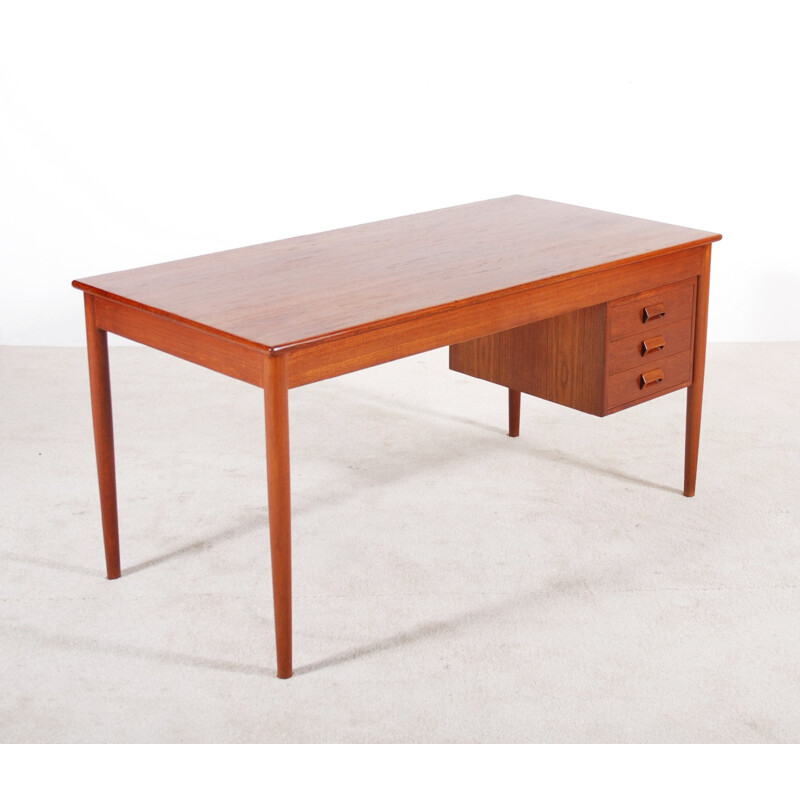 131 model teak desk by Børge Mogensen - 1960s