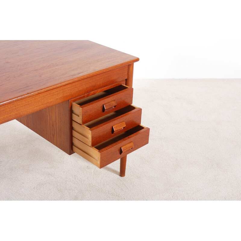 131 model teak desk by Børge Mogensen - 1960s