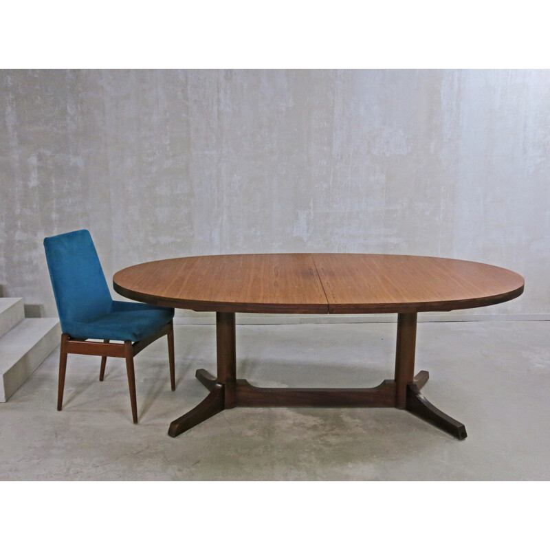 Oval vintage Dining Table by Robert Heritage for Archie Shine - 1960s