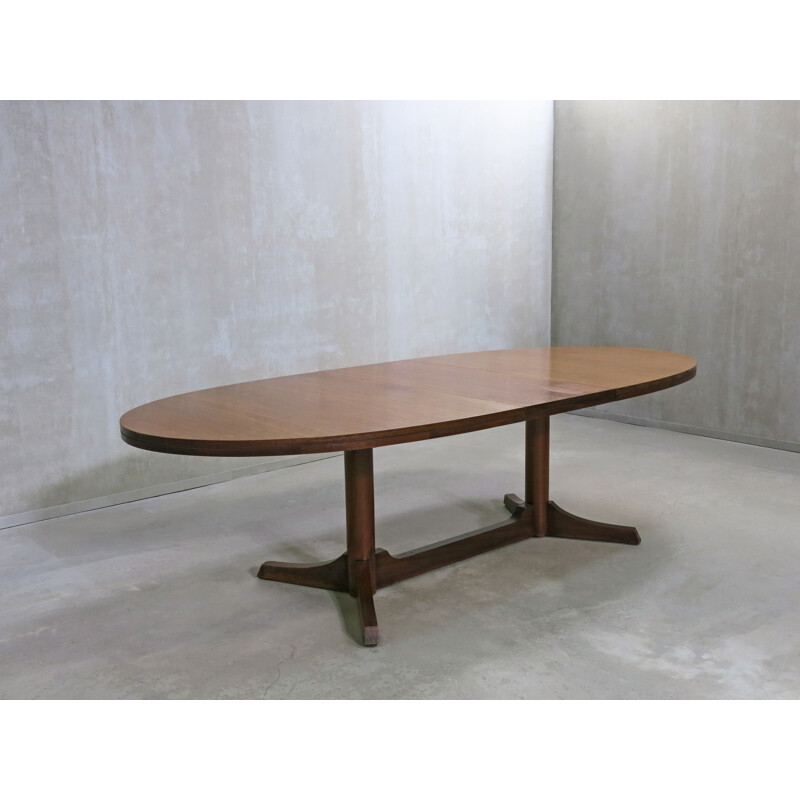 Oval vintage Dining Table by Robert Heritage for Archie Shine - 1960s