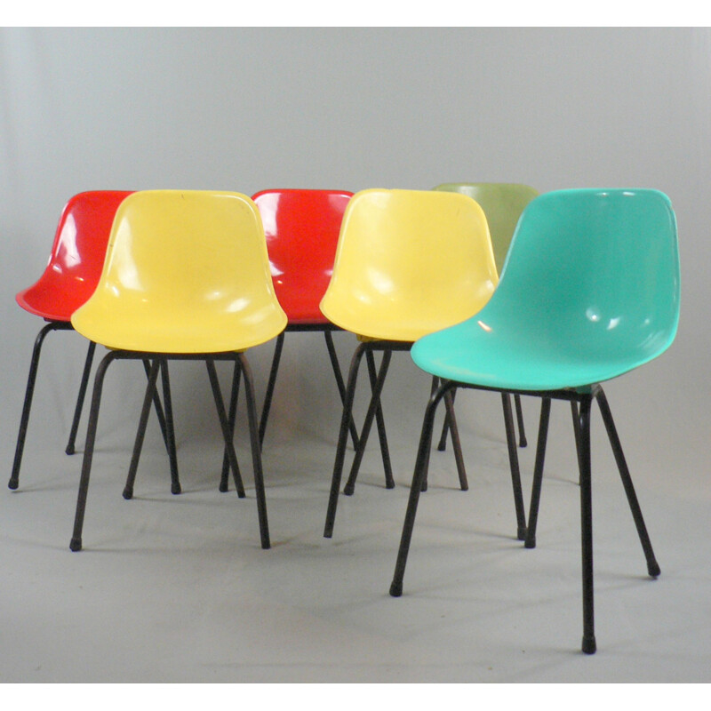 Suite de 6 chaises vintage avec coques en fibre de verre - 1960