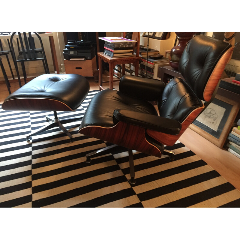 Fauteuil Lounge vintage et son Ottoman en palissandre et cuir noir d'Eames pour Herman Miller - 2000