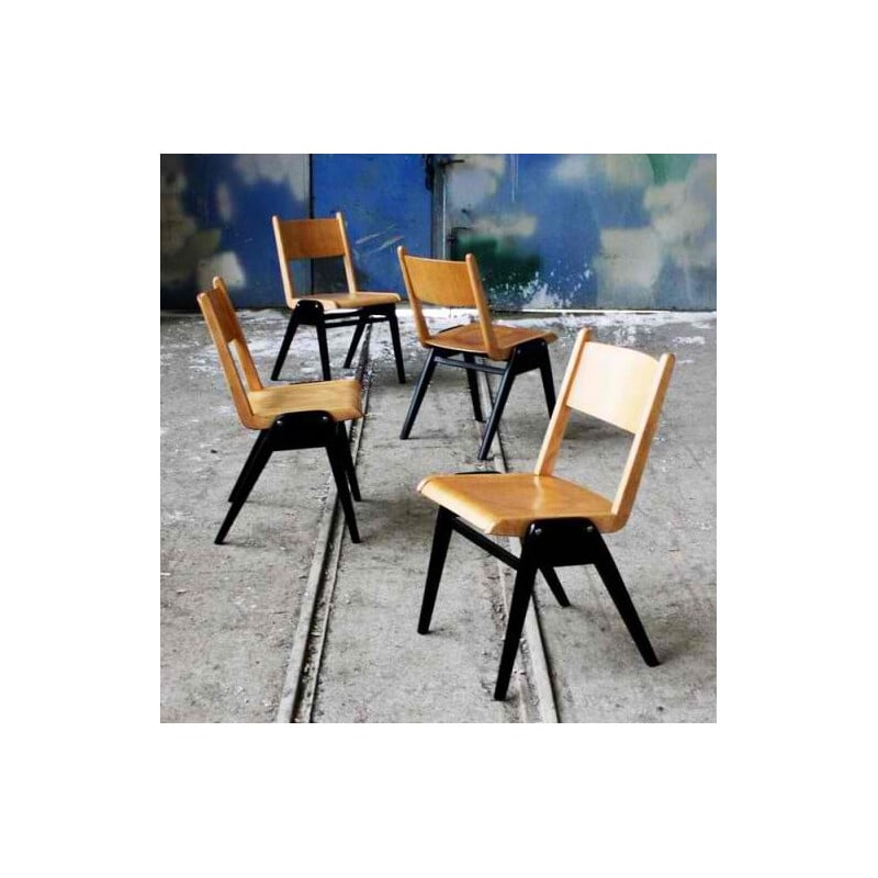 Set of 4 vintage stackable chairs - 1960s