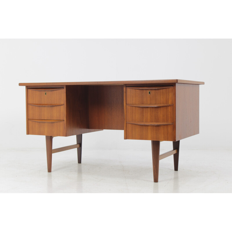 Scandinavian Vintage desk in teak - 1970s