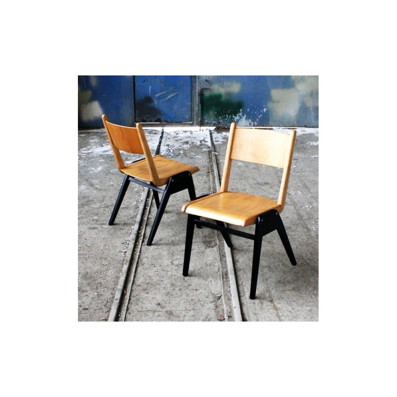 Ensemble de 4 chaises vintage empilables - années 60