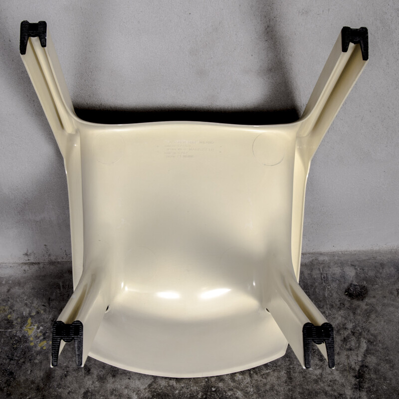 Set of 4 Dining Chairs "Gaudi Model" by Vico Magistretti for Artemide - 1970s