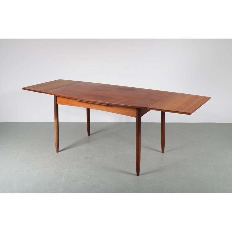 Extendable dining table - 1960s