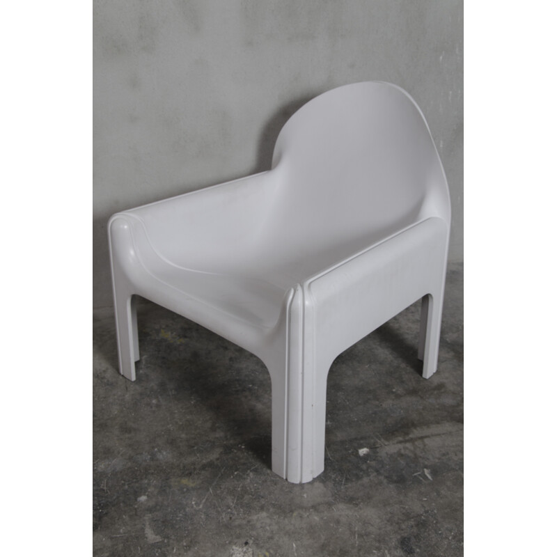 Paire of White Model 4794 Lounge armhairs by Gae Aulenti for Kartell - 1974