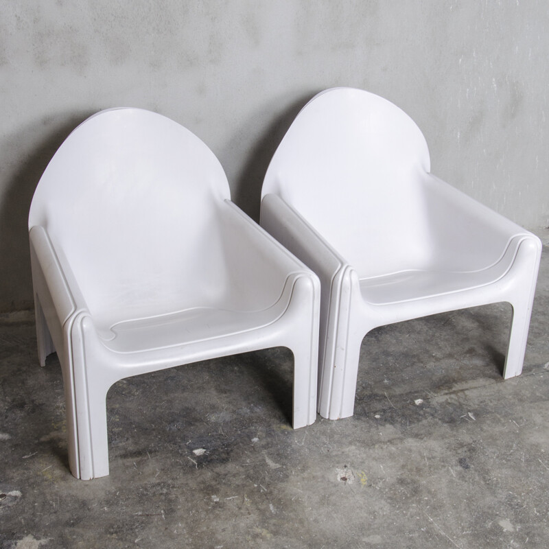 Paire of White Model 4794 Lounge armhairs by Gae Aulenti for Kartell - 1974