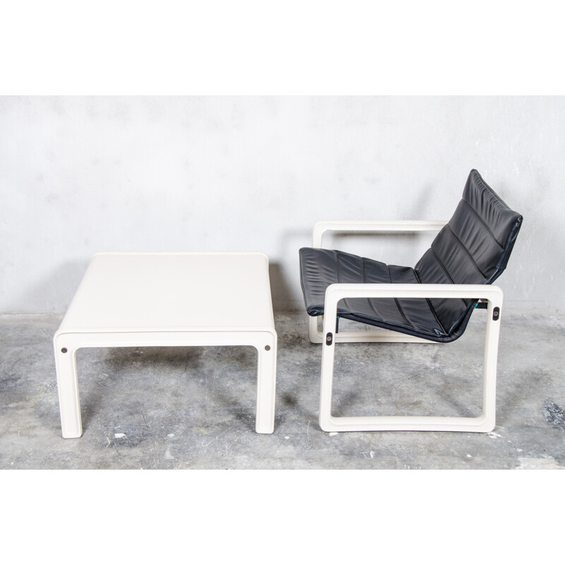 Table basse et fauteuil par Kho Liang Li et Just Meijer pour Kembo - 1970